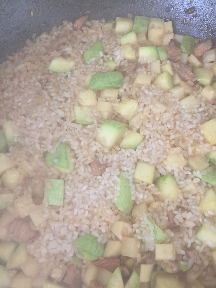 葫芦瓜土豆焖饭的做法