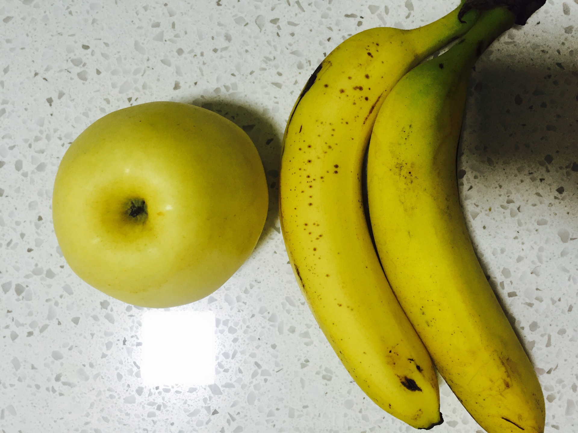 香蕉苹果奶昔的做法_【图解】香蕉苹果奶昔怎么做如何做好吃_香蕉苹果奶昔家常做法大全_四季豆豆爱Amy_豆果美食