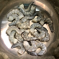 青瓜胡萝卜炒鲜虾仁的做法图解1