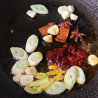 这肉35元1斤，和土豆是绝配，做成红烧菜，端上桌家人都说香的做法图解4