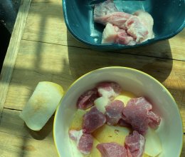 秋季润肺——雪梨猪肉汤的做法