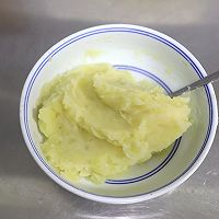 #我为奥运出食力#    解馋零嘴之牛肉土豆饼的做法图解5