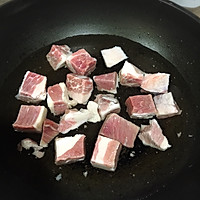 红咖喱牛腩的做法图解2