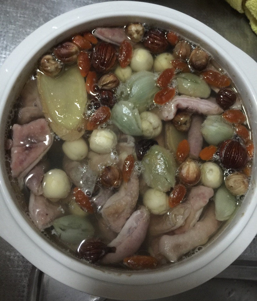 莲子猪肚汤（家常版）