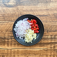 #珍选捞汁 健康轻食季# 美味的捞汁鸡蛋的做法图解2