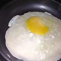 快手早餐之鸡蛋卷饼的做法图解3
