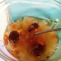 银耳红枣枸杞汤的做法图解2