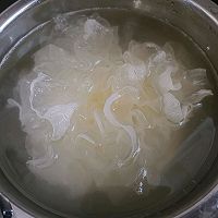 银耳鸡蛋汤的做法图解3