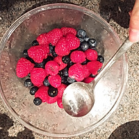 Berries crumble 脆皮莓果馅饼的做法图解1