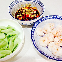 小黄瓜拌虾仁的做法图解2