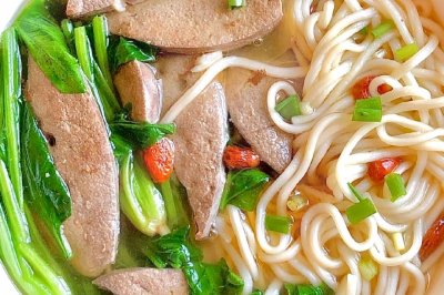 菠菜猪肝面