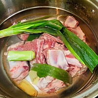 ‍电饭煲红烧排骨的做法图解1