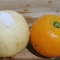 炖冰糖雪梨和炖橙子(自己做的感冒药)的做法图解2