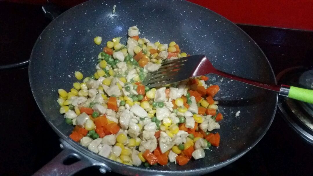 三色鸡肉丁的做法图解2