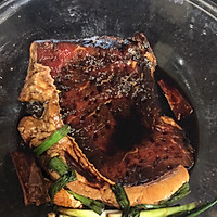 卤牛肉的做法图解1