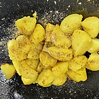 椒盐土豆块的做法图解6