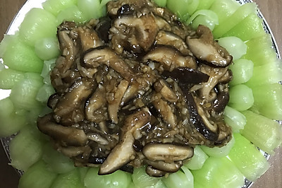 简单美味的香菇油菜