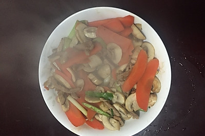 蘑菇炒肉丝