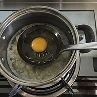 一个大汤勺煮出圆滑完整的醪糟鸡蛋还是溏心的的做法图解5