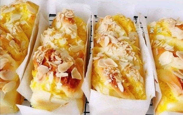 奶香软萌(๑• . •๑)椰蓉小吐司