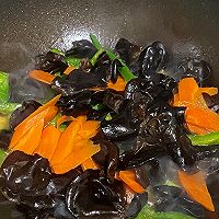 青椒木耳炒鸡蛋，鲜香浓郁～的做法图解9