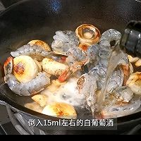 #春天的鲜味#蒜香口蘑虾的做法图解6