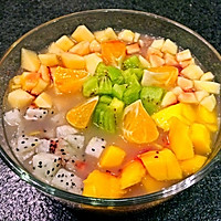 红米水果粥的做法图解2