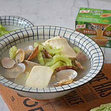 花蛤苦瓜豆腐汤