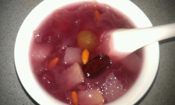 银耳雪梨紫薯甜汤的做法