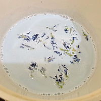 夏日冰爽甜品，蓝蝴蝶椰汁奶冻西米露的做法图解3
