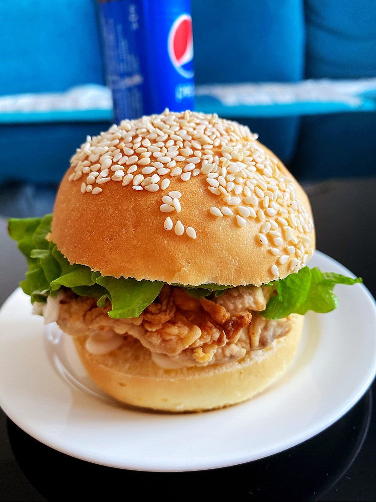美味鸡腿汉堡的做法