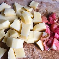 西红柿土豆牛腩浓汤的做法图解3