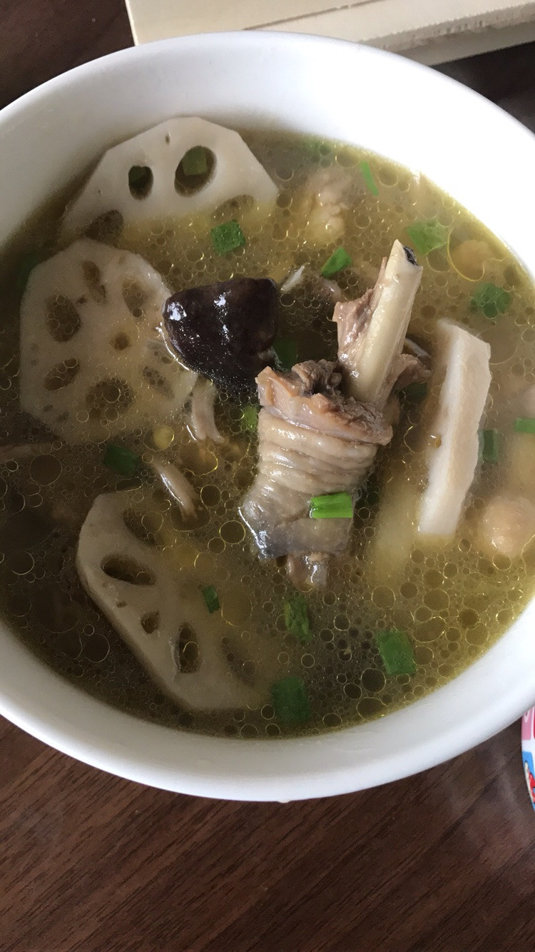 香菇炖鸡汤的做法