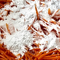 根根分明不起坨的蒸胡萝卜丝的做法图解3