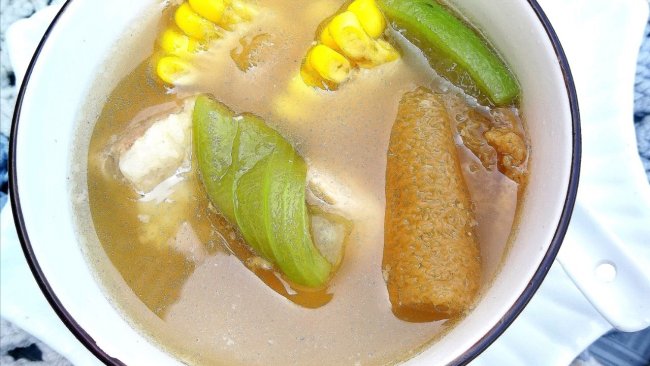 煲个汤吧～～天麻玉米竹荪丝瓜排骨汤的做法