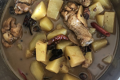 土豆炖鸡块