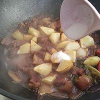 土豆烧牛肉的做法图解6