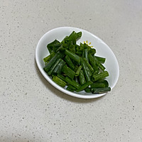 夏天必吃～葱油拌面的做法图解1