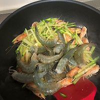 #开启冬日滋补新吃法#萝卜丝炖虾的做法图解6