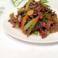 芹菜炒牛肉的做法图解10