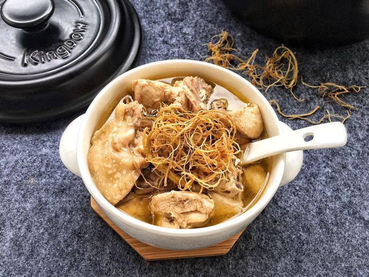 坤博砂锅三七炖鸡的做法