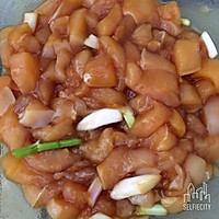 五彩鸡丁的做法图解2