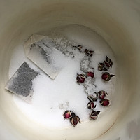 玫瑰伯爵奶茶的做法图解1