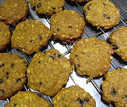 快手饼干--软式南瓜核桃燕麦蓝莓饼干的做法