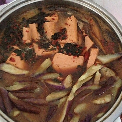 泥鳅豆腐茄子锅