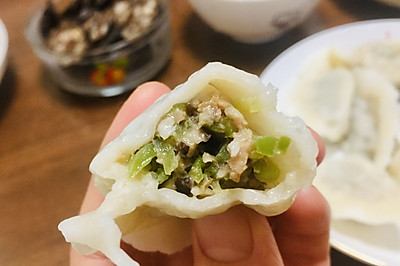 香菇青椒肉馅饺子，送给不爱吃青菜的宝宝们
