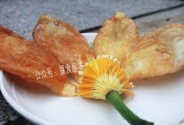 香脆荷花 | 5分钟制作莲花应季美食的做法