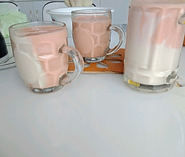 高仿草莓奶昔/脏脏奶昔的做法