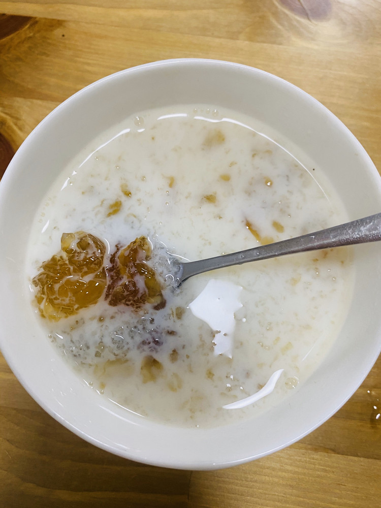 【食补养颜】桃胶血燕皂角米的做法