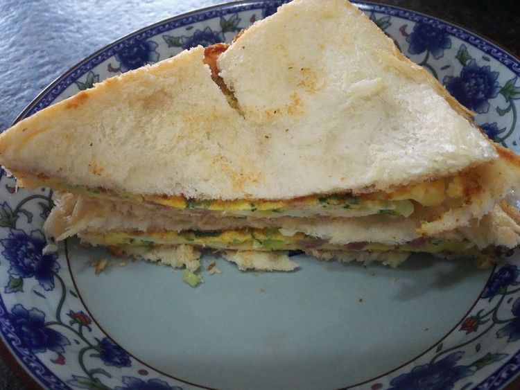宝宝早餐食谱：改良版三明治，图片不太美的做法